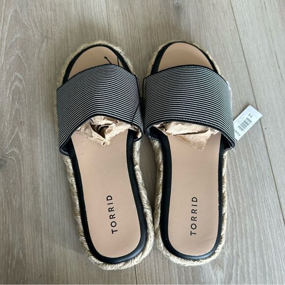 NWT! Torrid Single Band Espadrille Platform Slide Women Sz 9.5 Black & White - Picture 9 of 9